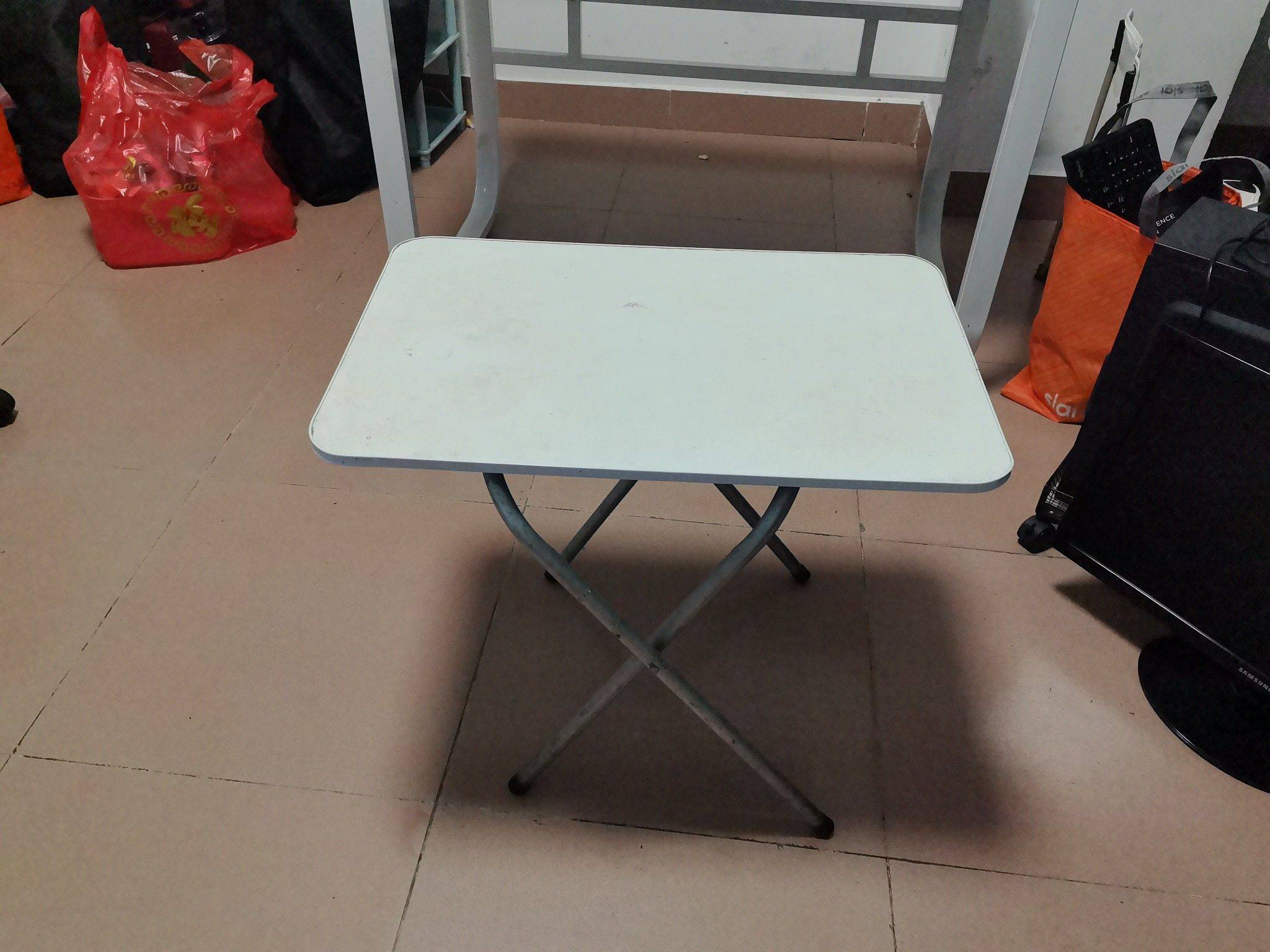 
捡漏啦！折叠桌亏本转让
原价30，现5_0