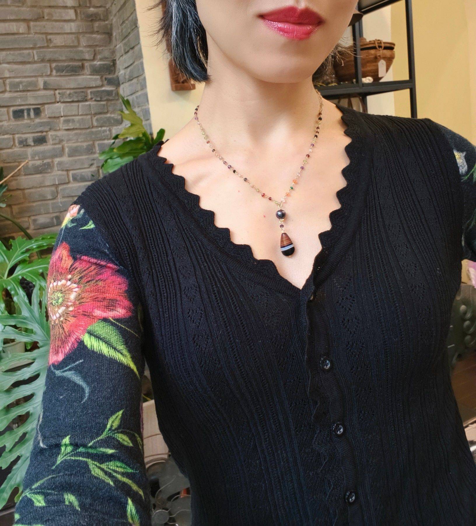 绝美的水滴型缠丝玛瑙坠子+黑珍珠、彩宝_1