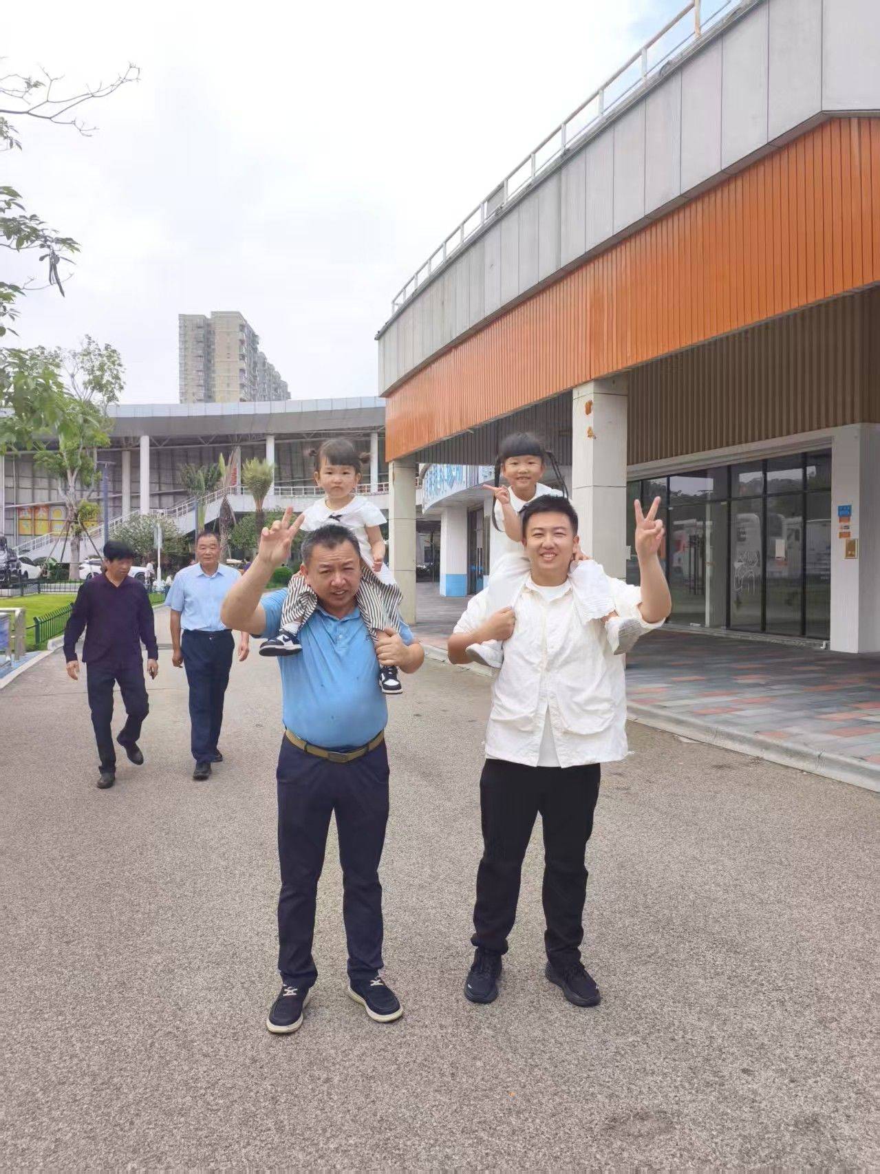  随手拍  今日份自拍  举高高 