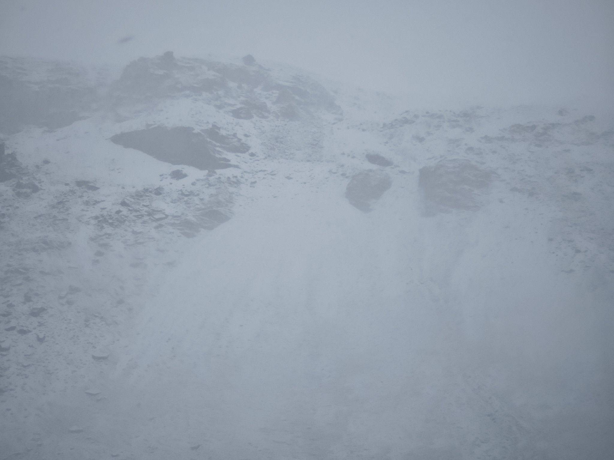 2026年的第一场雪，据说杭州30多度了？_1