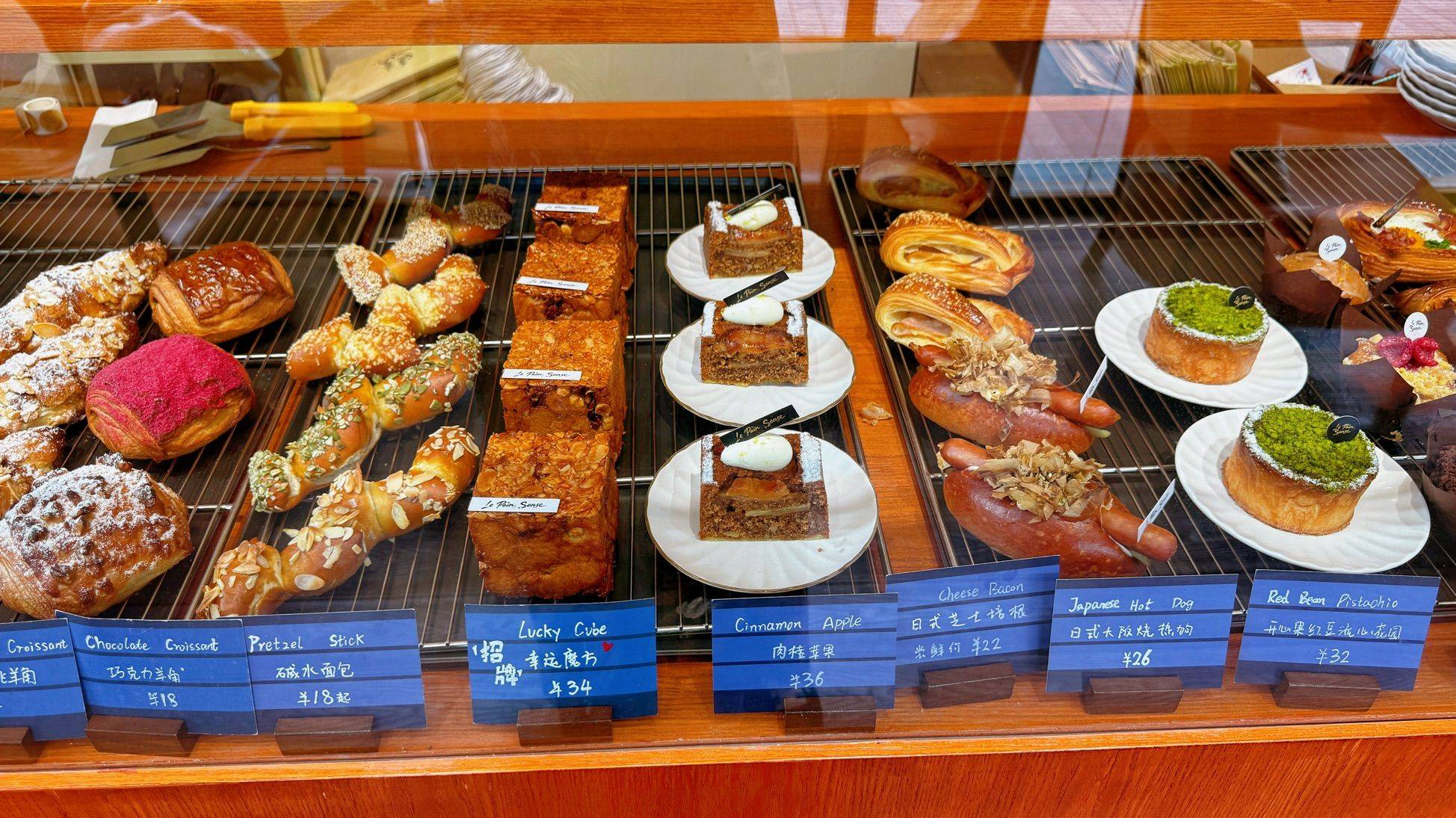 刚补完牙，医生说2小时后进食，现在还要等