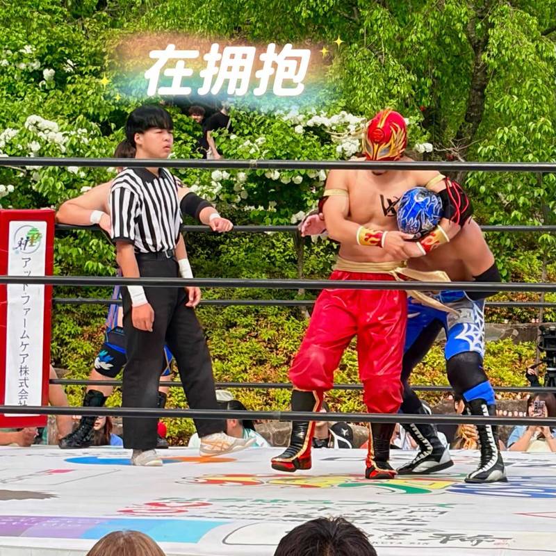 在寺庙看墨西哥摔跤是一种什么体验⁉️🤼_0